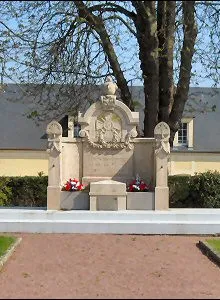 Monument aux morts de Douvres-la-Délivrande