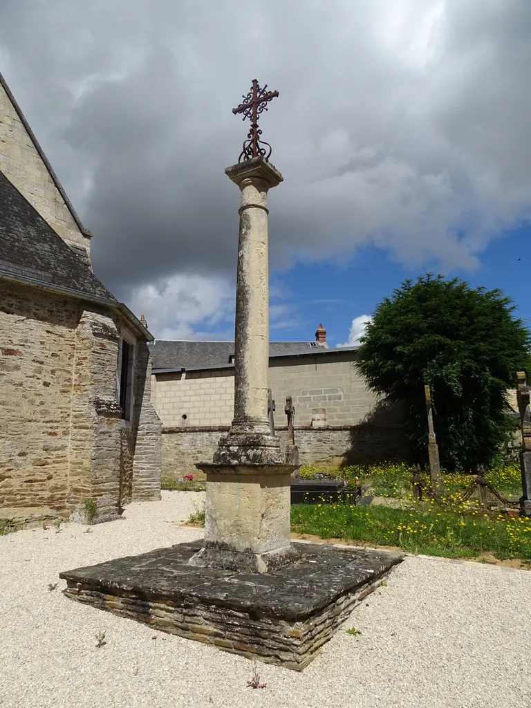 Calvaire de l'Église Saint-Jacques-le-Majeur du Locheur