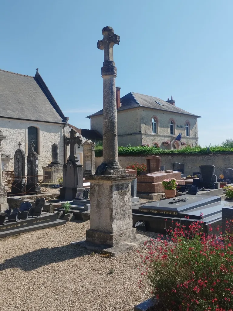 Croix de l'Église de Petiville