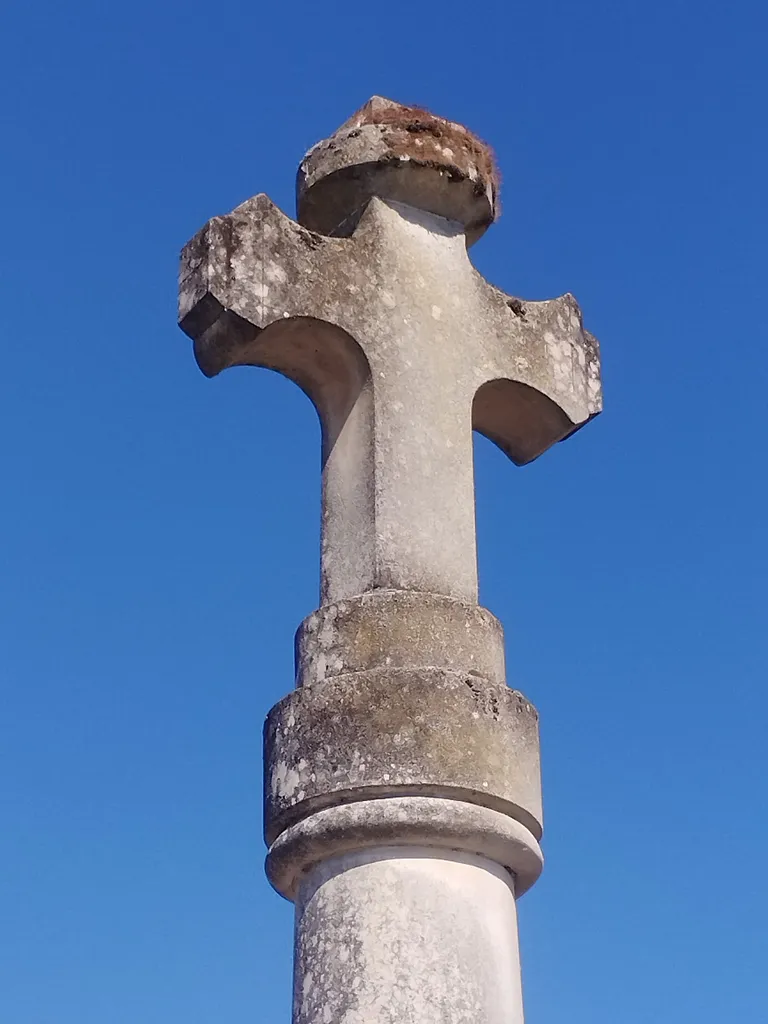 Croix de l'Église de Petiville