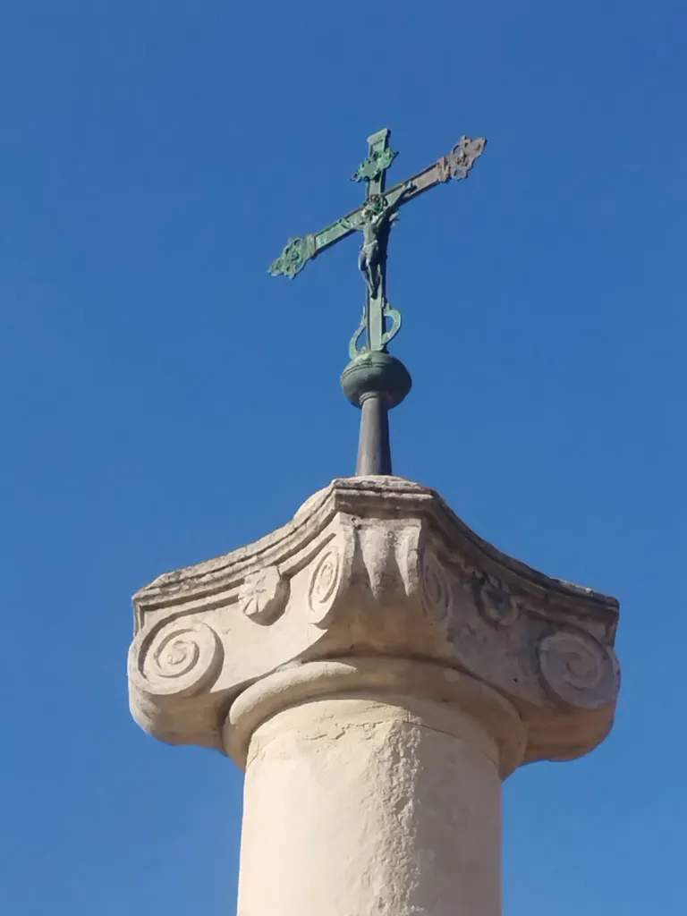 Croix de l'Église Saint-Pierre de Touffréville