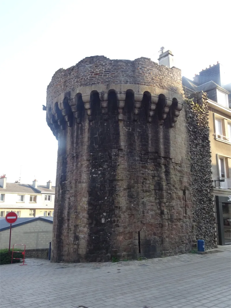 Tour Saint-Sauveur à Vire
