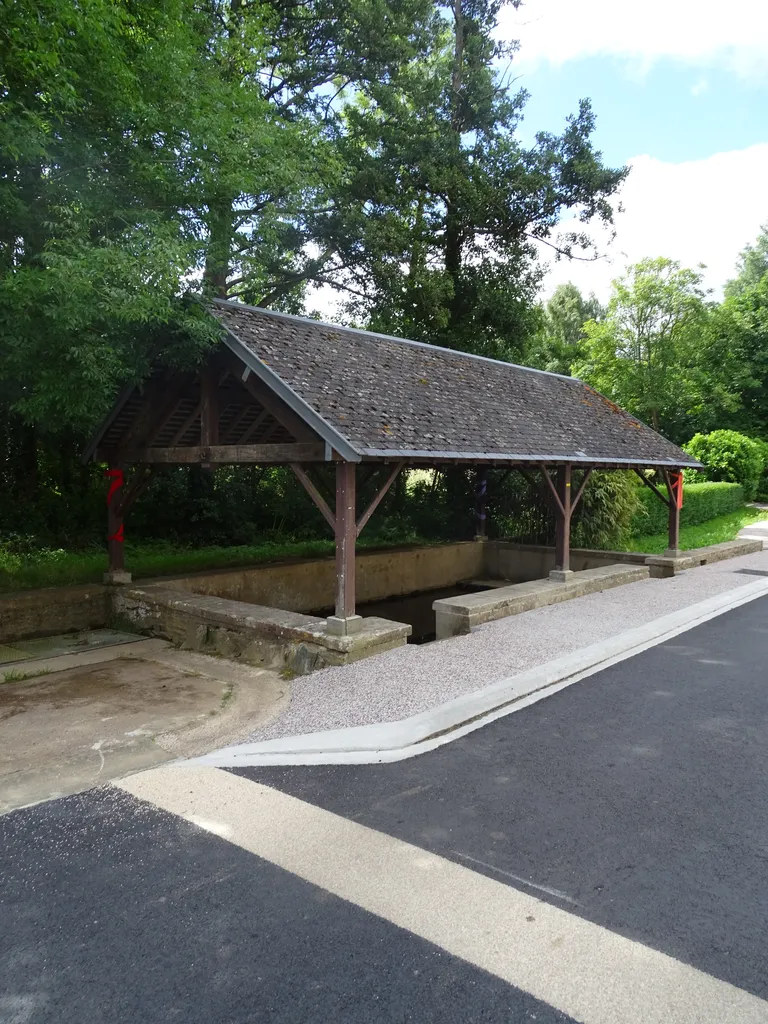 Lavoir du château de Bougy