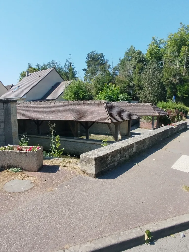 Lavoir sur l'Aiguillon à Hérouvillette