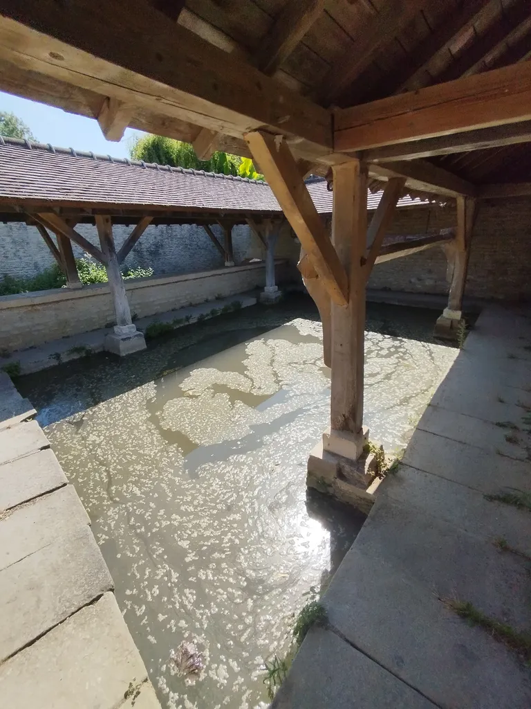 Lavoir sur l'Aiguillon à Hérouvillette