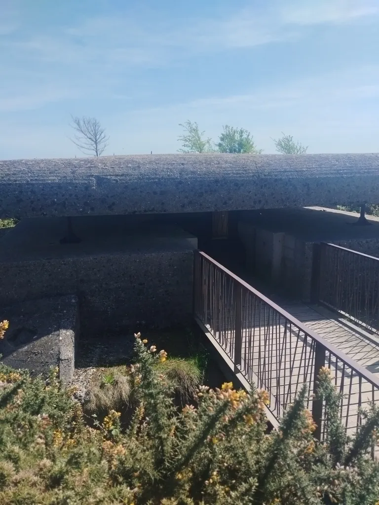 Poste de commandement de tir à Longues-sur-Mer
