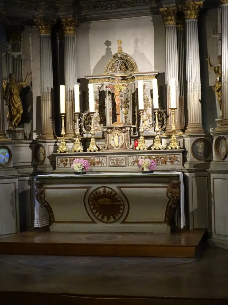 Maître-autel de la Chapelle Notre-Dame-de-Grâce à Équemauville