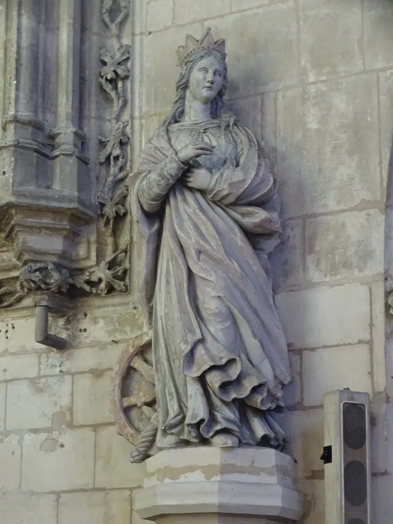 Statue de Sainte-Catherine dans l'Église Saint-Jean de Caen