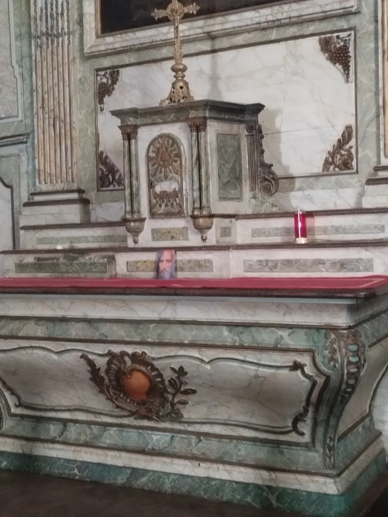 Maître-autel de l'Église Saint-Pierre à Biéville-Beuville