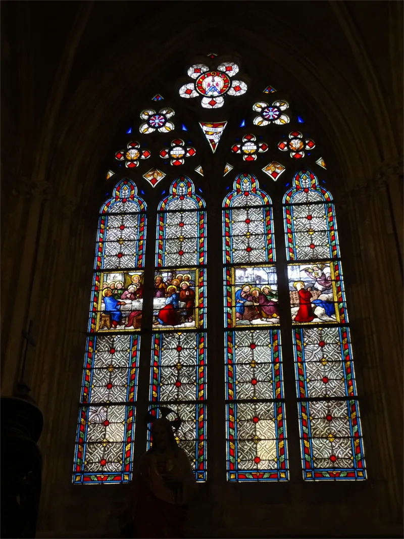 Vitrail Baie M dans la Cathédrale Saint-Pierre de Lisieux