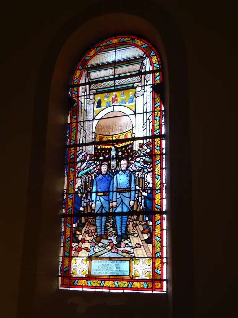 Vitrail Baie 6 : Le retour de la Grande Guerre dans l'Église Saint-Augustin de Deauville