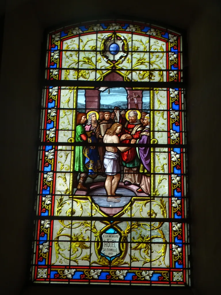 Vitrail Baie 13 : Le baptême de Clovis par Saint-Rémi dans l'Église Saint-Denis à Cambremer