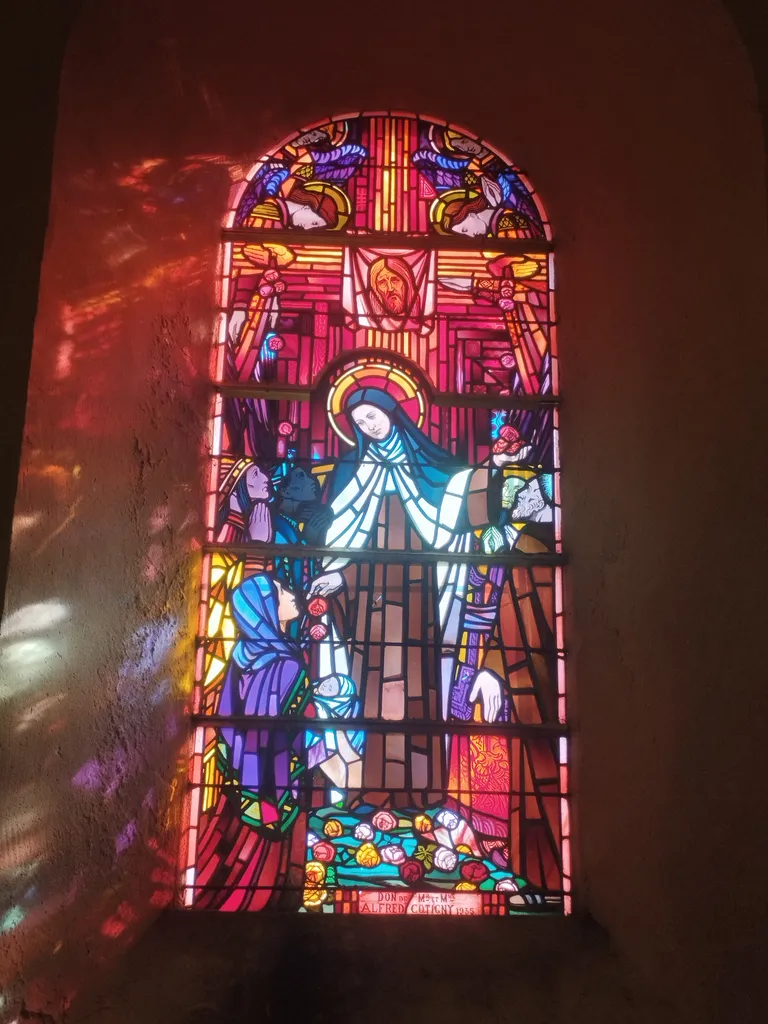Vitrail Baie 4 dans l'Église Notre-Dame de Litteau