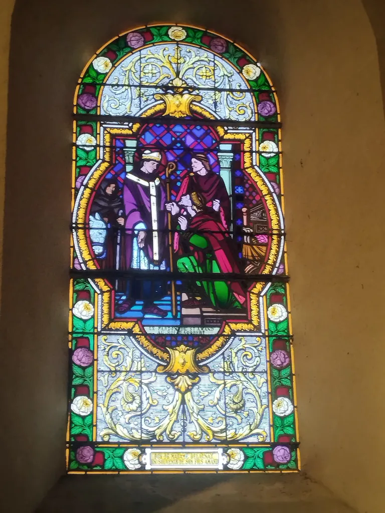 Vitrail Baie 11 : Le pardon de St Amand au roi Dagobert dans l'Église Notre-Dame de Litteau