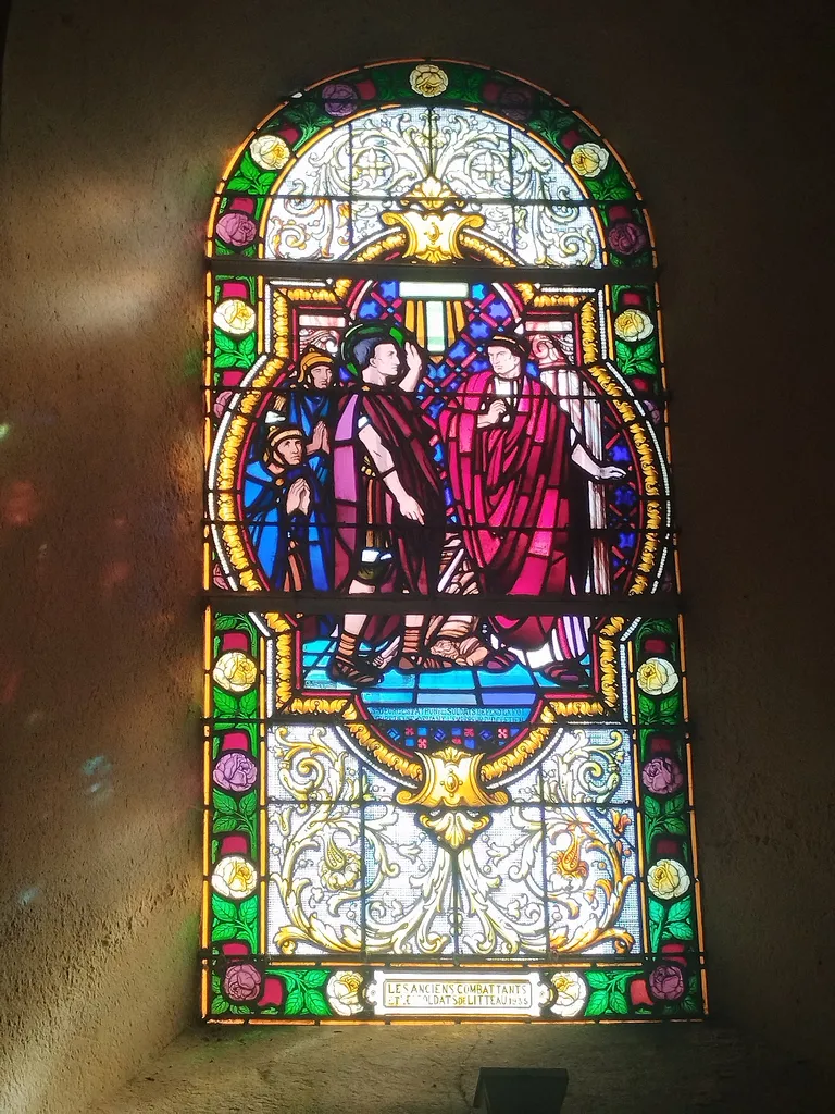 Vitrail Baie 12 : St Georges patron des soldats défend la Foi dans l'Église Notre-Dame de Litteau