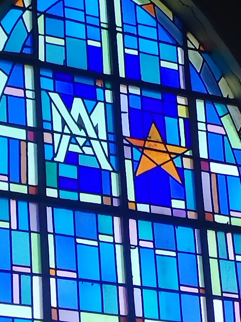 Vitrail Baie 1 de l'Église de la Nativité-de-Notre-Dame à Hérouvillette
