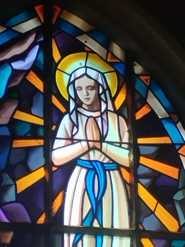 Vitrail Baie 4 de l'Église de la Nativité-de-Notre-Dame à Hérouvillette