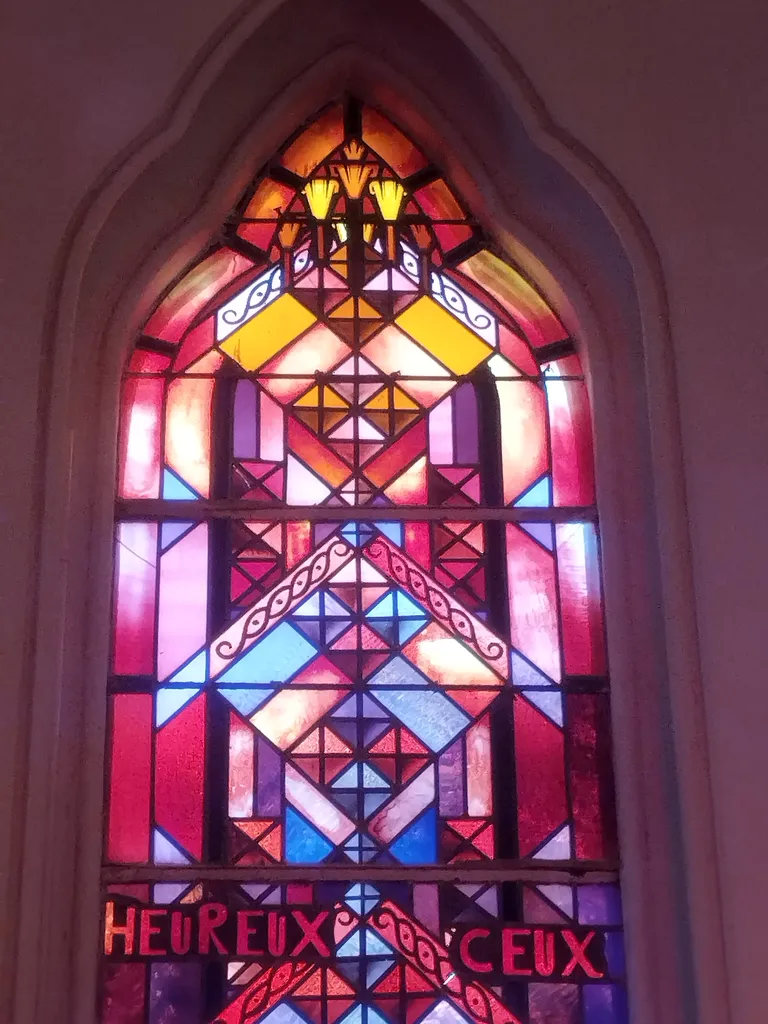 Vitrail Baie 3 : Heureux les doux, car ils posséderont la terre ! dans la Chapelle Saint-Joseph du Hôme à Varaville