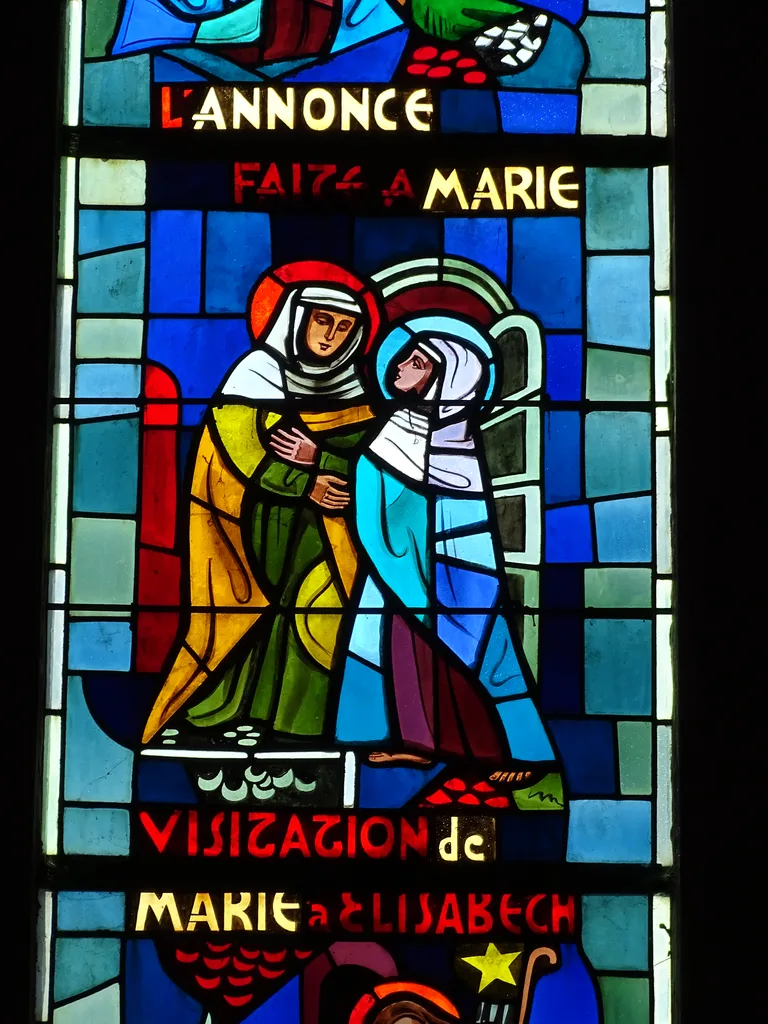 Vitrail Baie 3 : L'Annonce faite à Marie, Visitation de Marie à Élisabeth... dans la Chapelle du Petit Lourdes à Hérouville-Saint-Clair