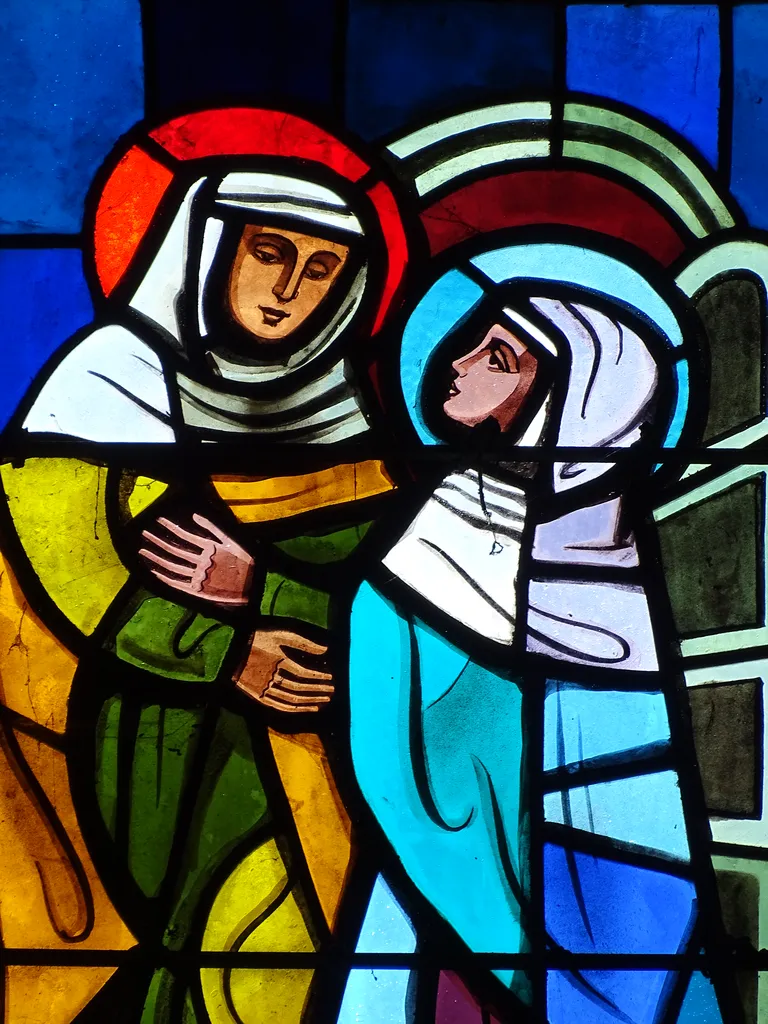Vitrail Baie 3 : L'Annonce faite à Marie, Visitation de Marie à Élisabeth... dans la Chapelle du Petit Lourdes à Hérouville-Saint-Clair