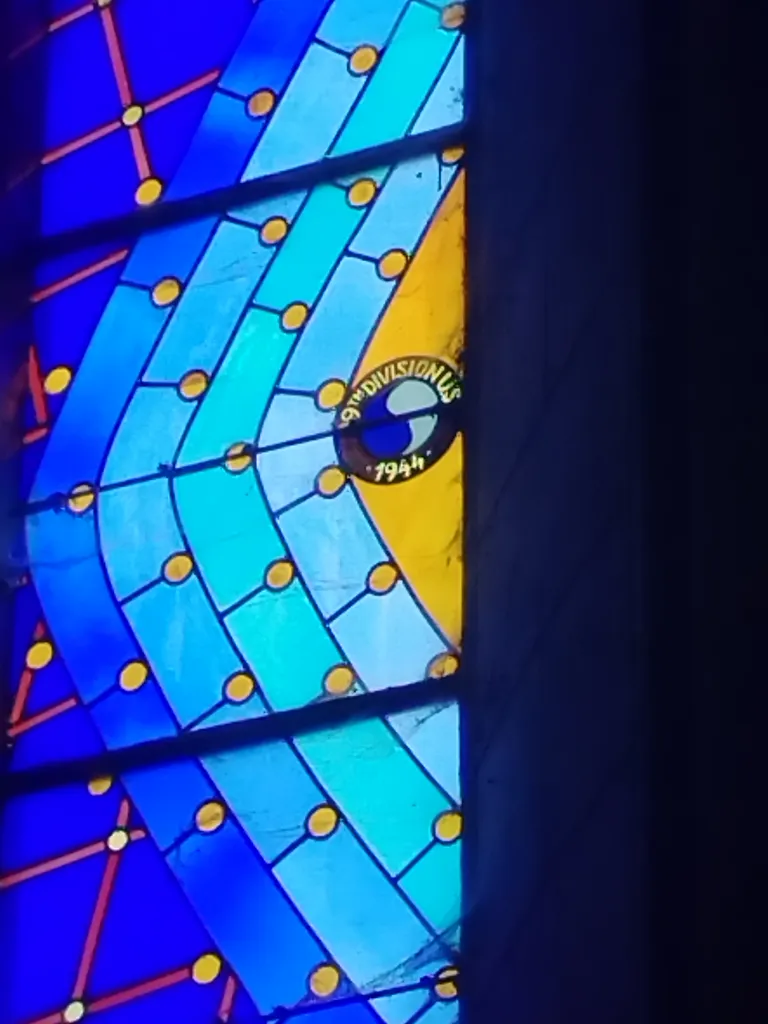 Vitrail Baie 10 dans l'Église Saint-Georges à Isigny-sur-Mer