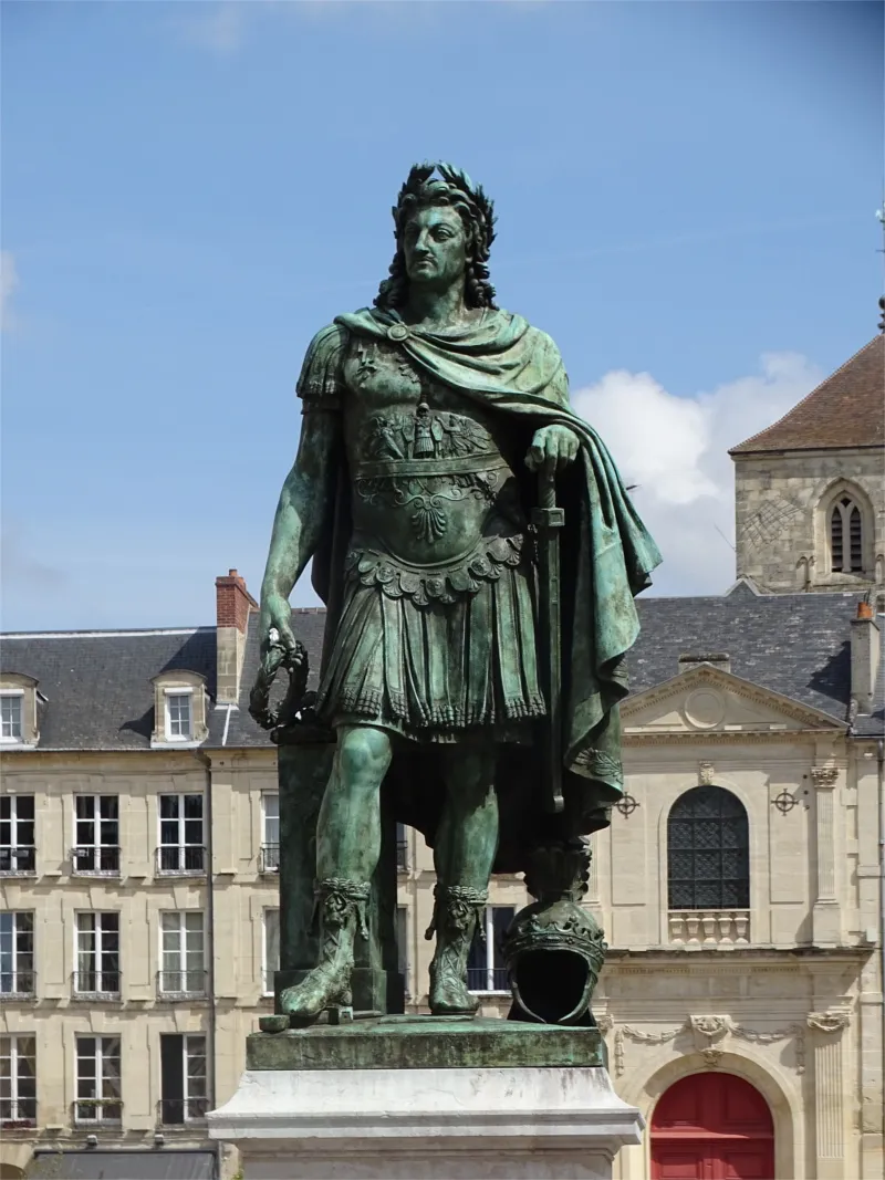 Statue de Louis XIV à Caen