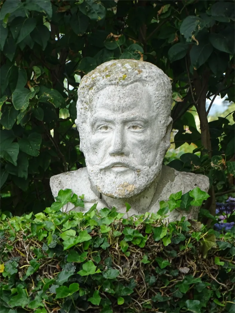 Statue de Léon Leclerc à Honfleur
