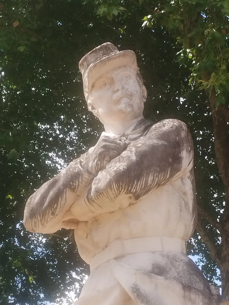 Statue de Denfert-Rochereau à Lisieux