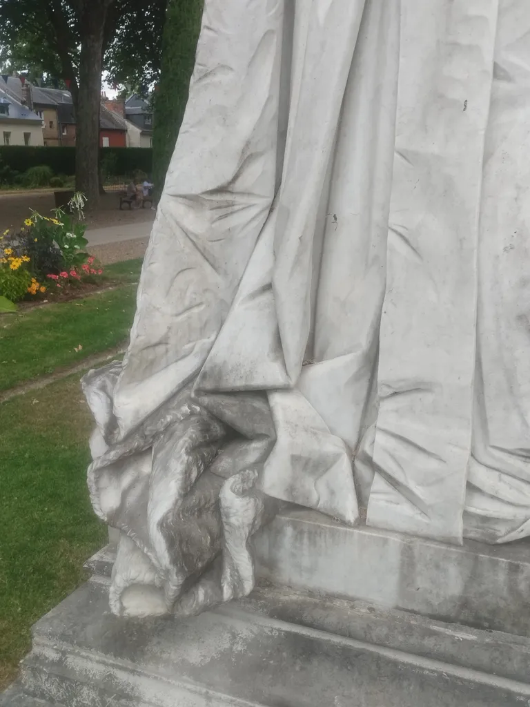 Statue de Tronchet à Lisieux